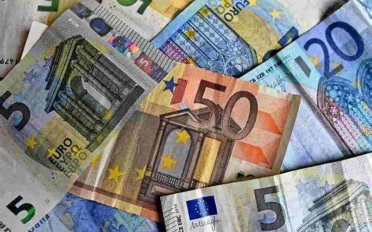 Come riconoscere le nuove truffe via SMS che svuotano i conti bancari Come riconoscere le nuove truffe via SMS che svuotano i conti bancari