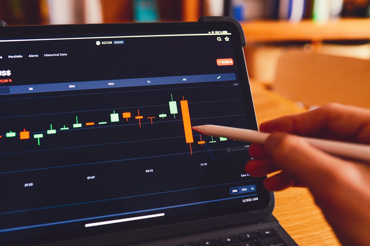 Come evitare di cadere nelle trappole dei falsi investimenti online Come evitare di cadere nelle trappole dei falsi investimenti online