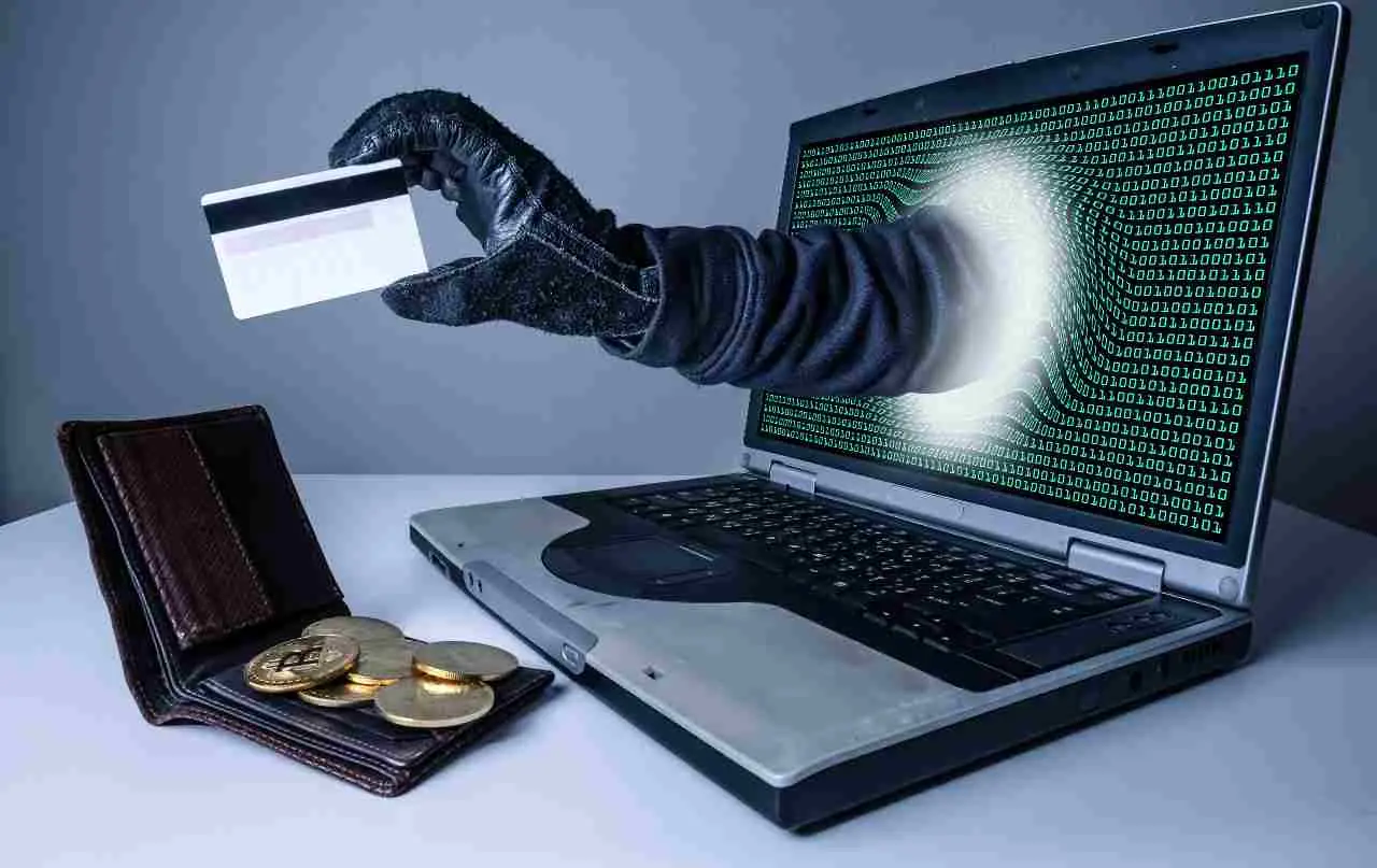 Attenzione ai finti operatori bancari: la truffa telefonica che svuota i conti Attenzione ai finti operatori bancari: la truffa telefonica che svuota i conti