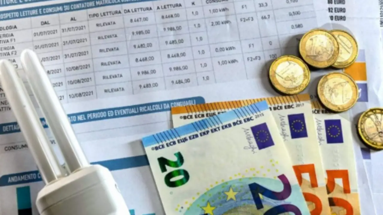 Come risparmiare sulle bollette di giugno 2025: i consigli pratici dell’Unione Consumatori Come risparmiare sulle bollette di giugno 2025: i consigli pratici dell’Unione Consumatori