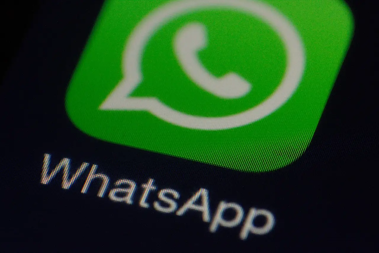 Meta AI e WhatsApp: perché disattivarlo? Ecco la guida Meta AI e WhatsApp: perché disattivarlo? Ecco la guida
