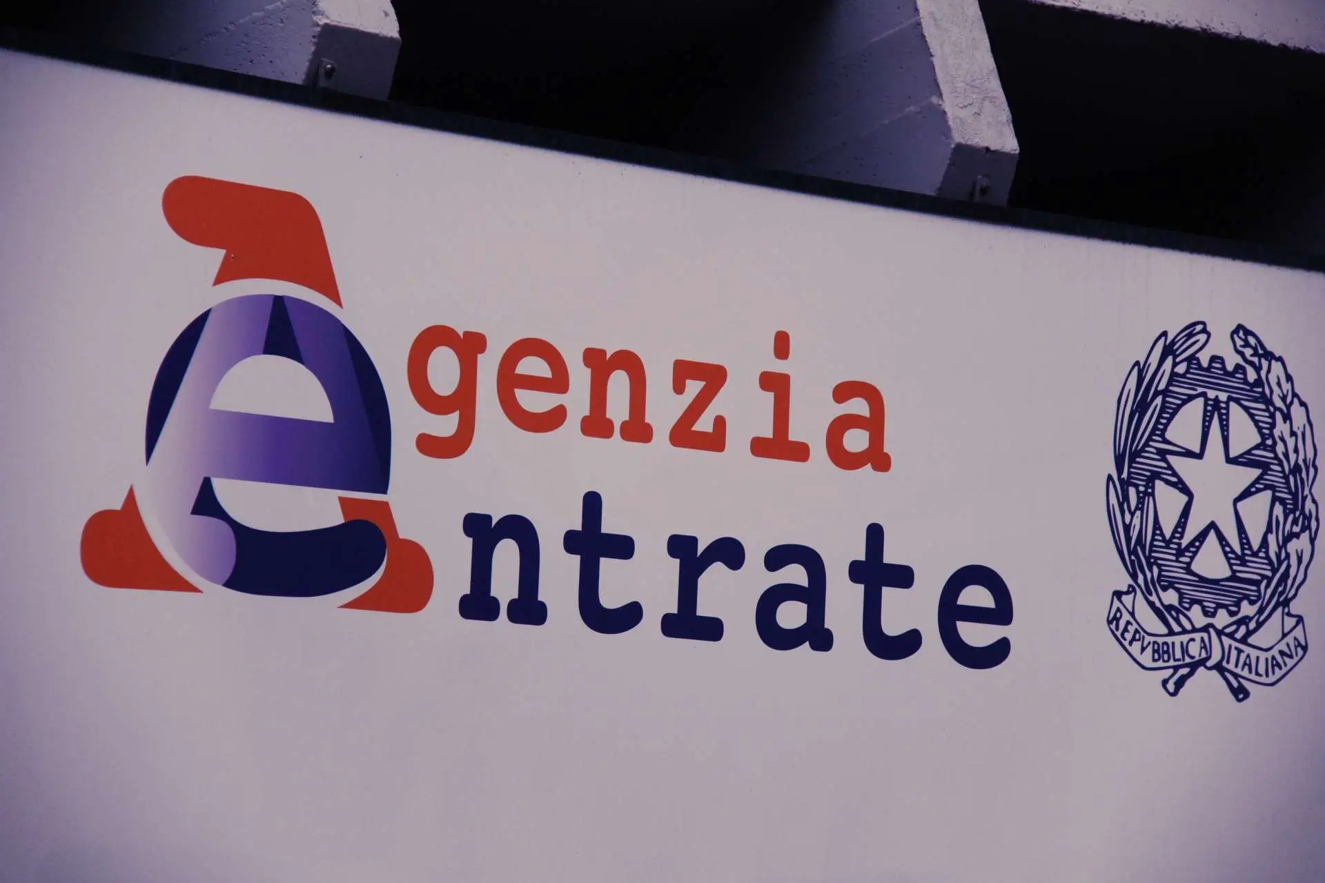 Attenzione a queste nuove regole sui bonifici esteri: cosa cambia per chi riceve soldi dall’estero secondo l’Agenzia delle Entrate Attenzione a queste nuove regole sui bonifici esteri: cosa cambia per chi riceve soldi dall’estero secondo l’Agenzia delle Entrate