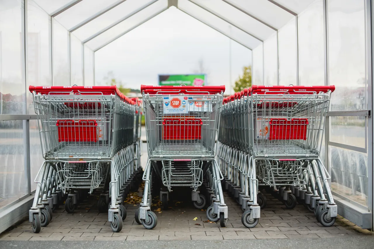 Scopri il trucco per risparmiare il 30% sulla spesa settimanale: la guida dei supermercati italiani Scopri il trucco per risparmiare il 30% sulla spesa settimanale: la guida dei supermercati italiani
