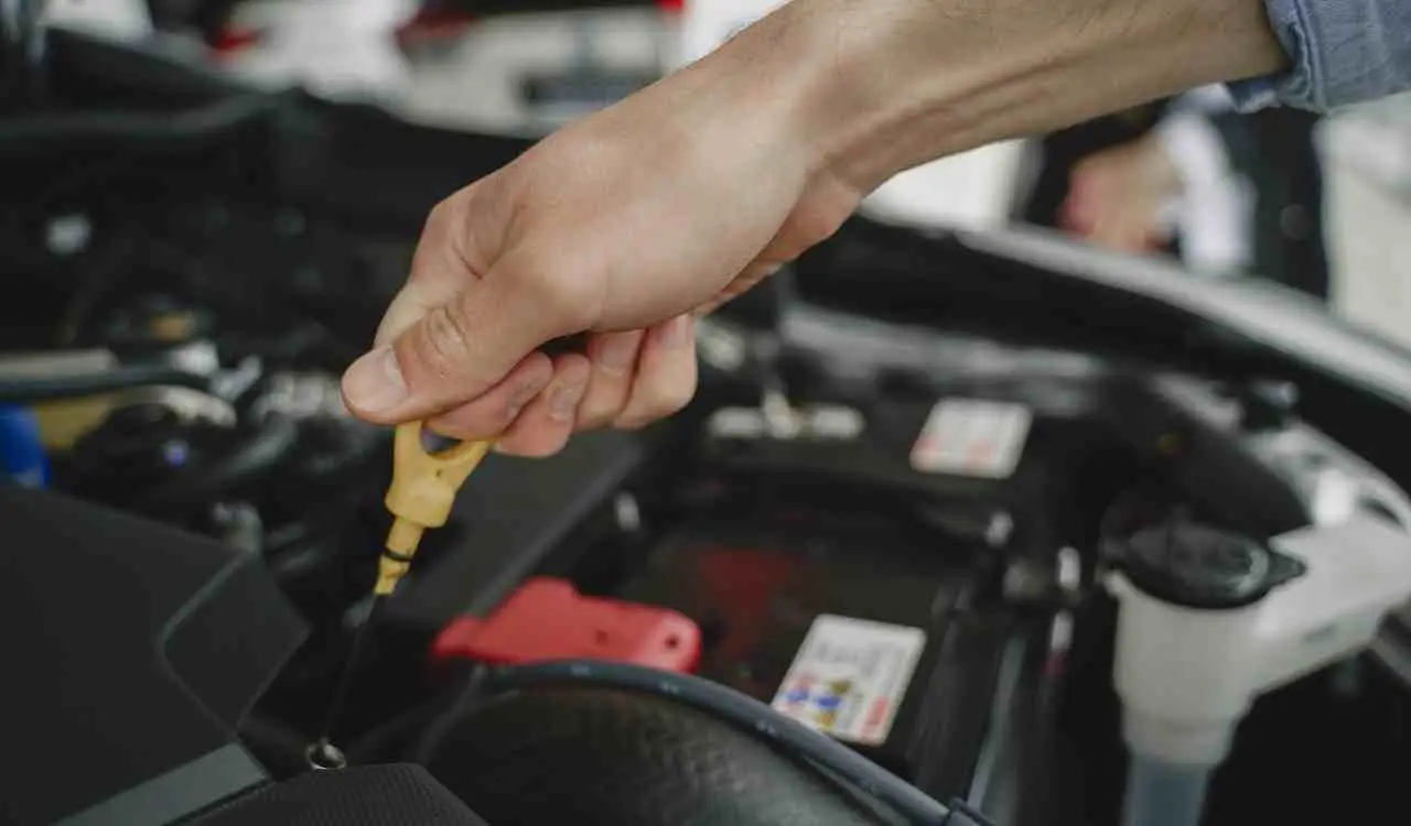 Come prenotare la revisione auto over 70 senza errori: i controlli chiave spiegati dalla Motorizzazione Come prenotare la revisione auto over 70 senza errori: i controlli chiave spiegati dalla Motorizzazione
