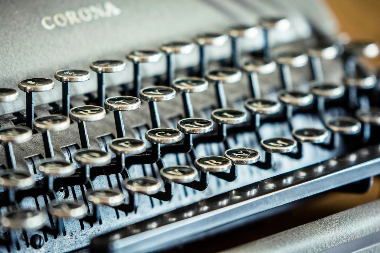 Scopri i 4 dettagli che rendono preziosa una vecchia macchina da scrivere secondo gli antiquari Scopri i 4 dettagli che rendono preziosa una vecchia macchina da scrivere secondo gli antiquari
