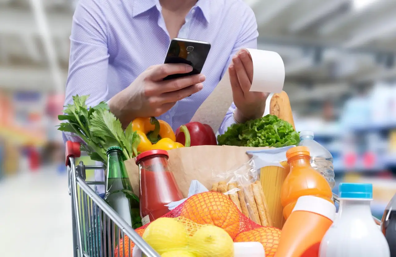 Come risparmiare sulla spesa settimanale: ecco la guida per i supermercati italiani Come risparmiare sulla spesa settimanale: ecco la guida per i supermercati italiani